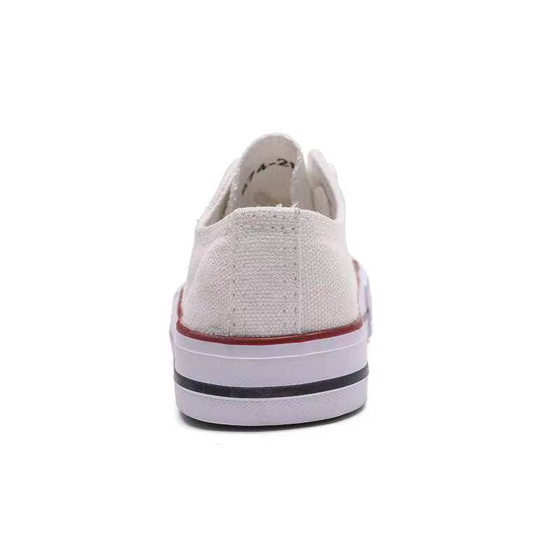 Sneaker met steentjes