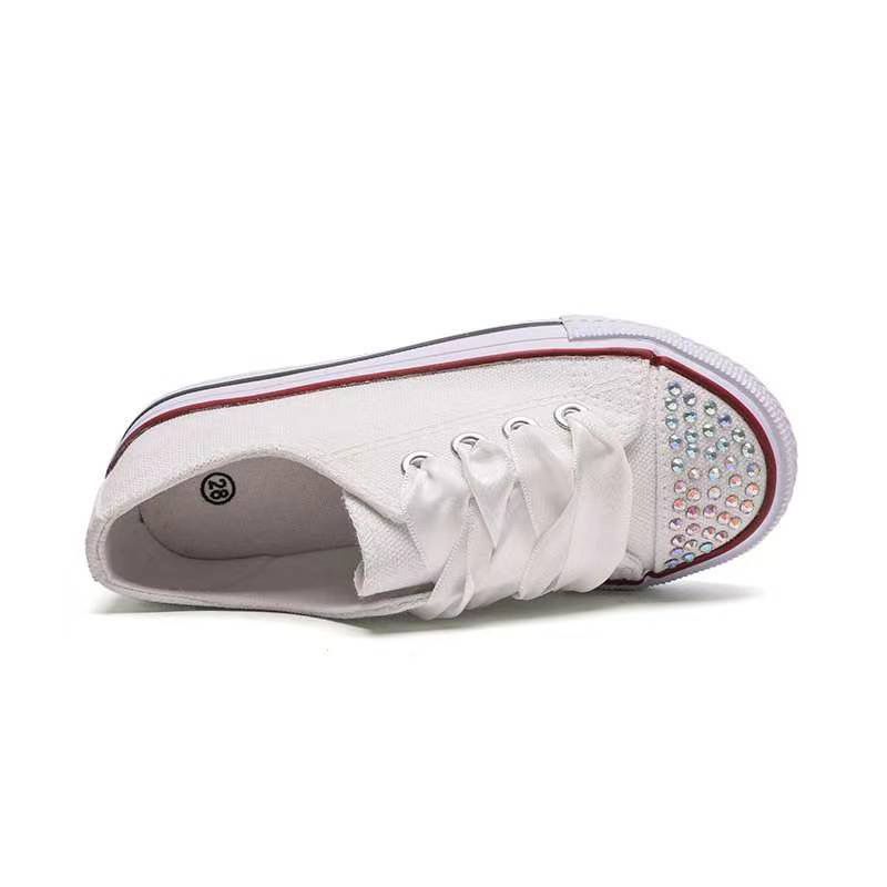 Sneaker met steentjes